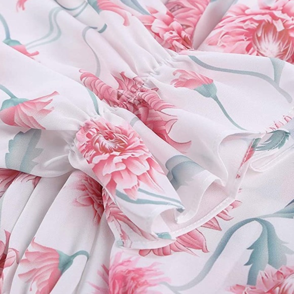 Super cute woman tops off shoulder ruffled blouse - Picture 3 of 8